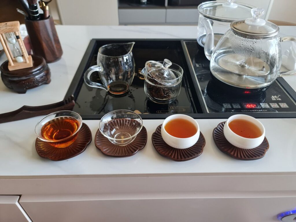 tea body - thí nghiệm với chén trà